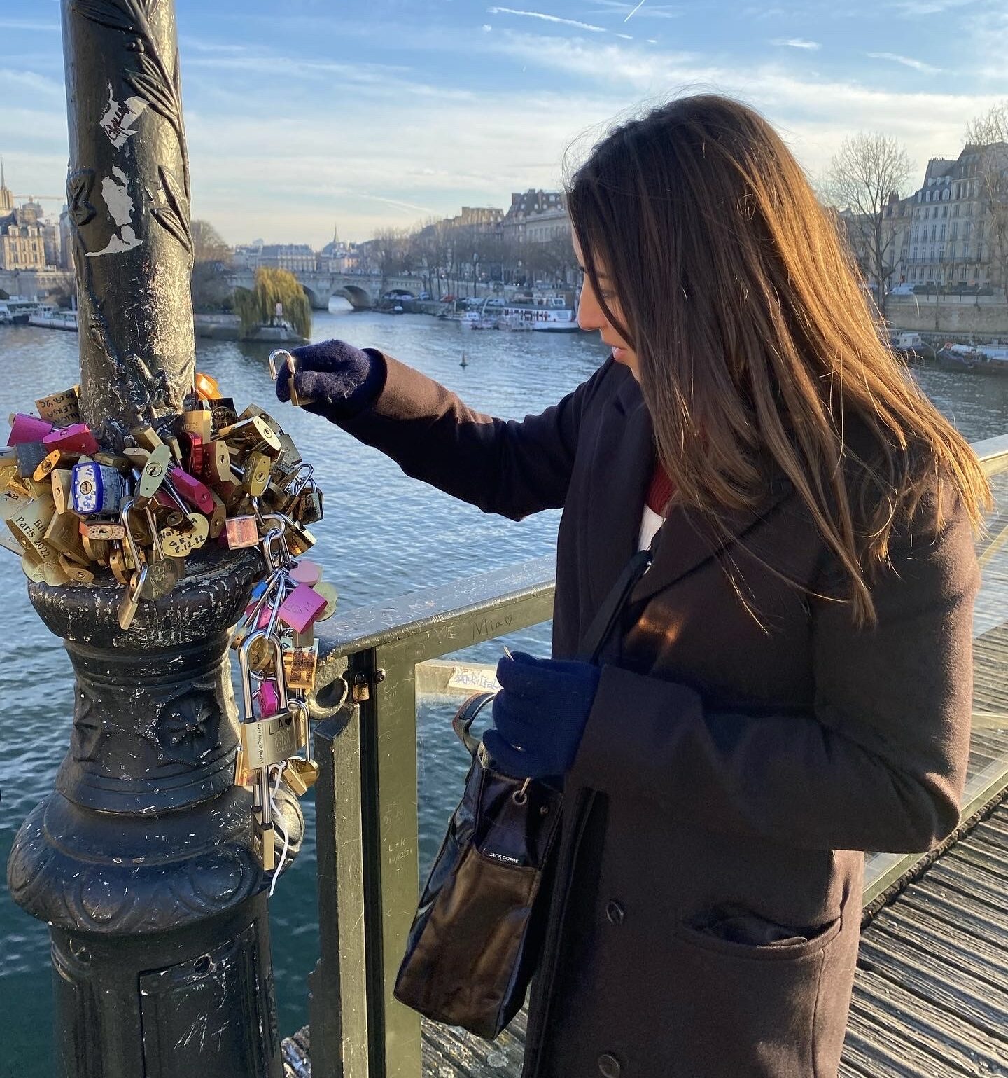 Paris, love locks, love bridge, locks, paris winter, seine river, puente del amor, puente de los candados, invierno parisino